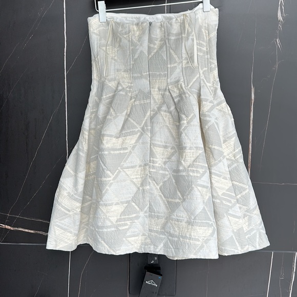 Strapless dress - Picture 2 of 8